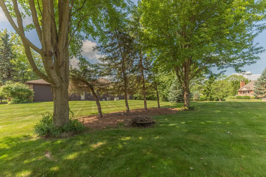 1711 Cypress Pointe Court Pittsfield Charter Township MI 48108