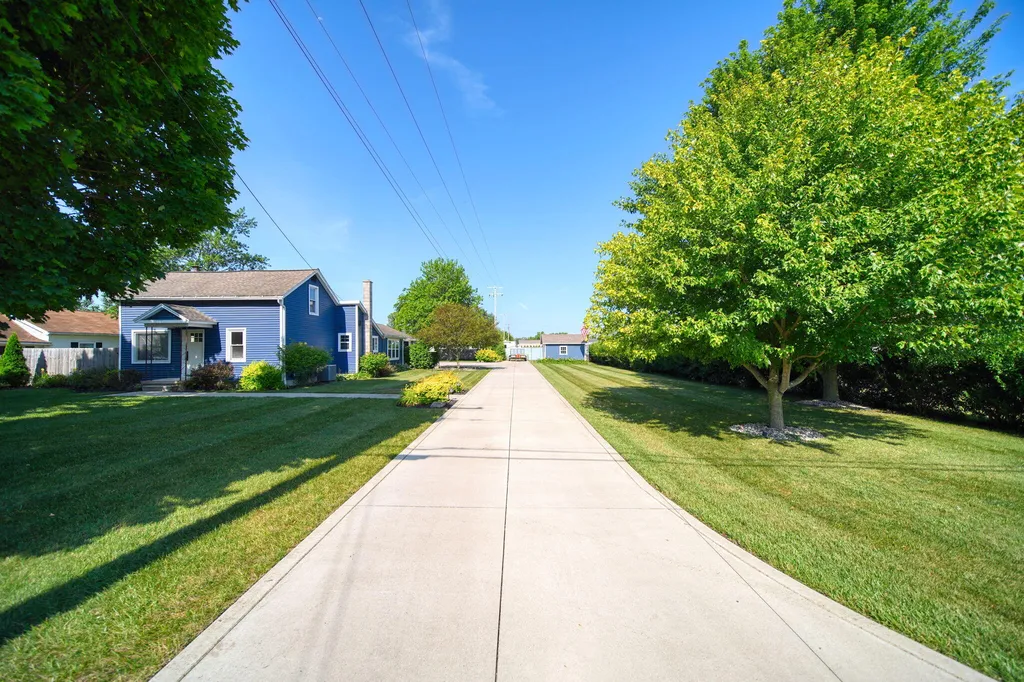 800 Bradish Street Adrian City MI 49221