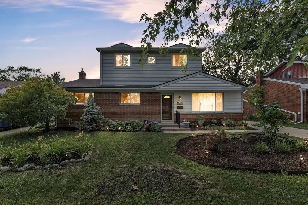 30431 Avon Court Westland City MI 48185