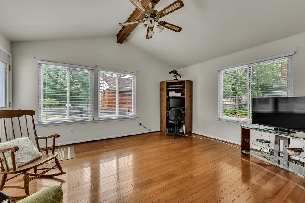 30431 Avon Court Westland City MI 48185