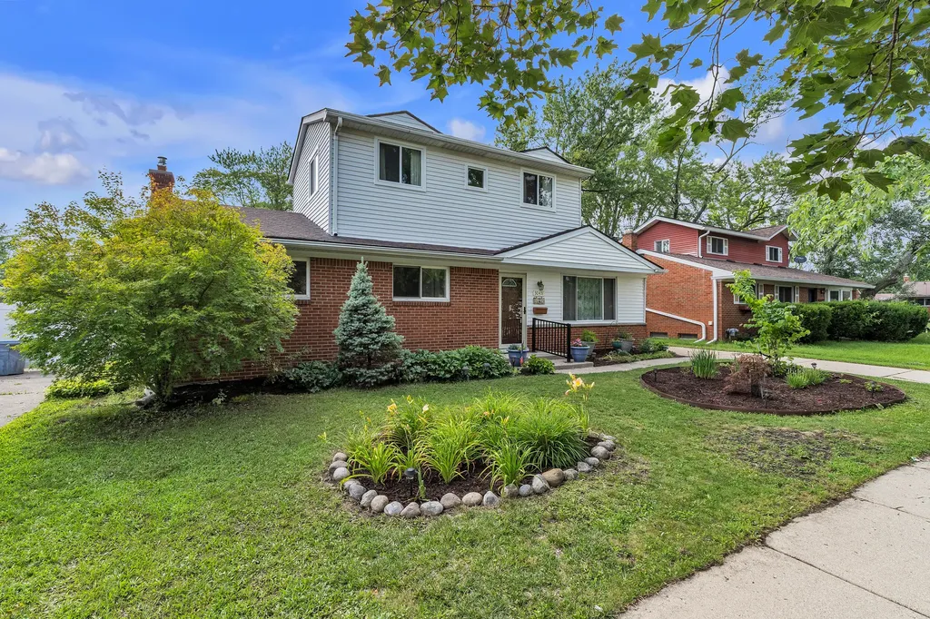 30431 Avon Court Westland City MI 48185