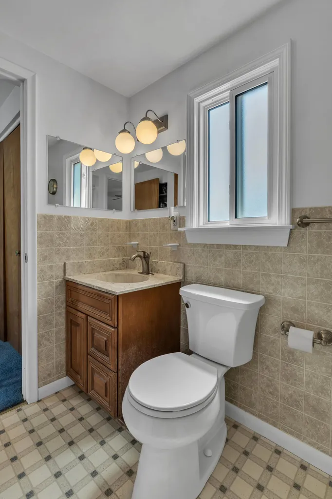 30431 Avon Court Westland City MI 48185