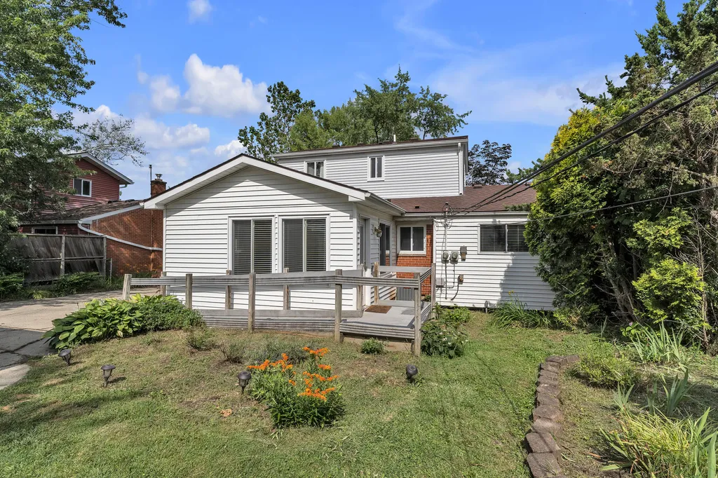 30431 Avon Court Westland City MI 48185