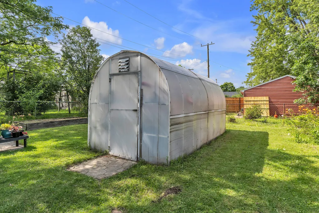 30431 Avon Court Westland City MI 48185