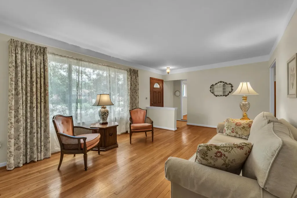 30431 Avon Court Westland City MI 48185