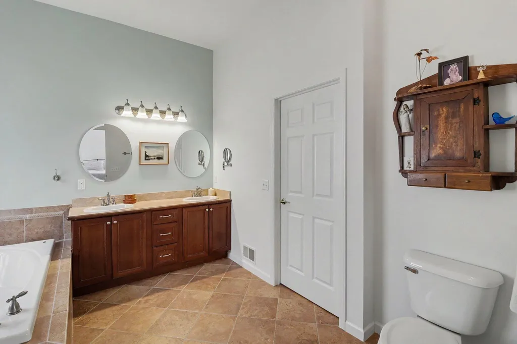 9748 Tioga Trail Hamburg Township MI 48169