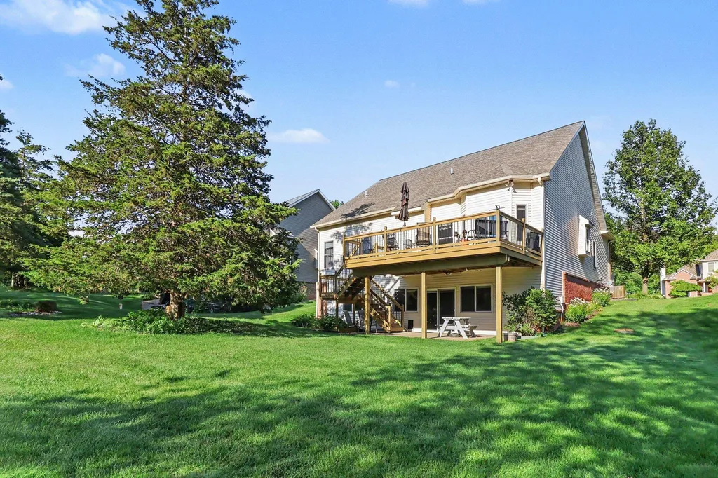 9748 Tioga Trail Hamburg Township MI 48169