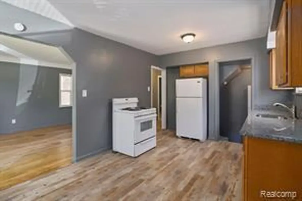 17834 Bradford Avenue Detroit City MI 48205