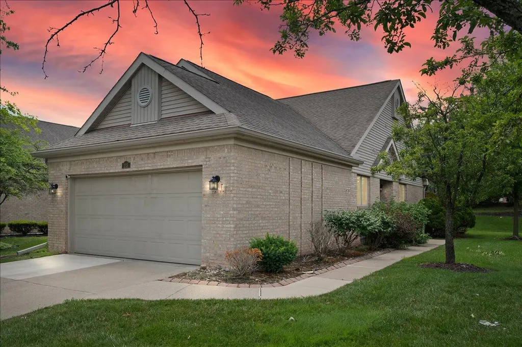 213 Edington Circle Canton Charter Township MI 48187