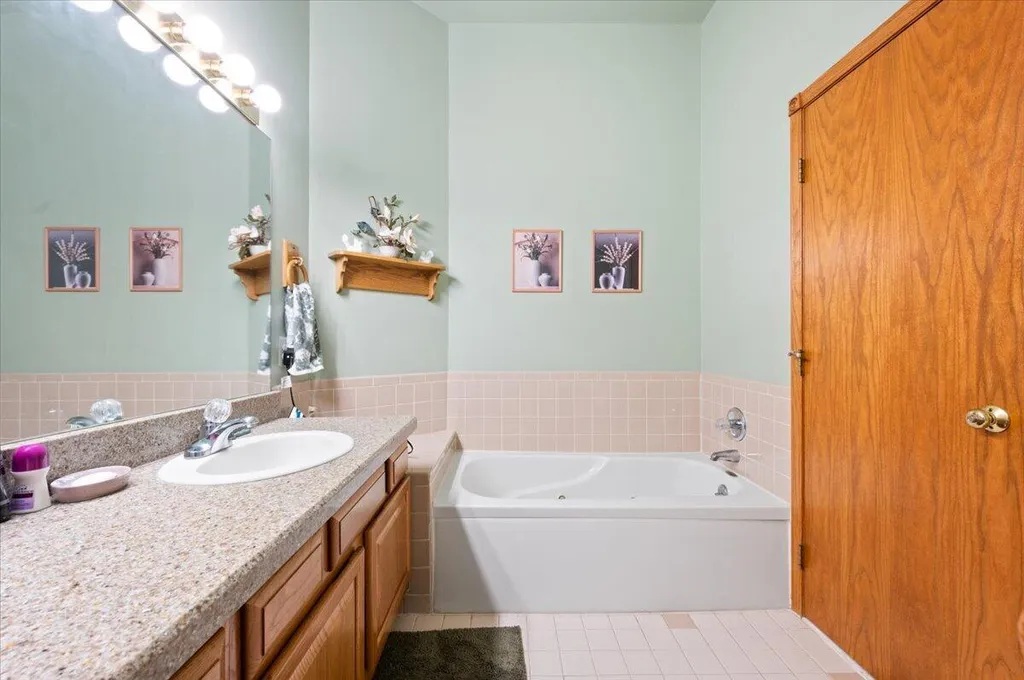 213 Edington Circle Canton Charter Township MI 48187