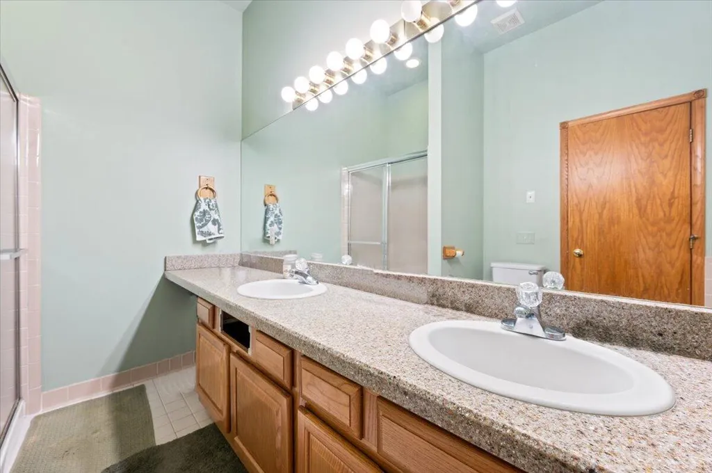 213 Edington Circle Canton Charter Township MI 48187