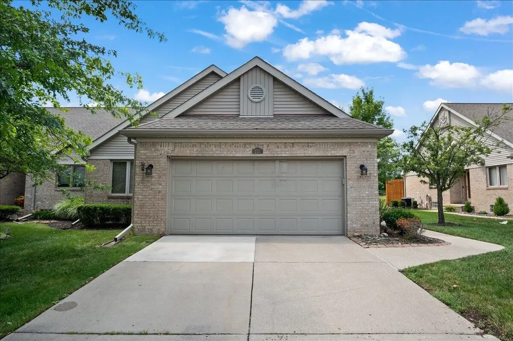 213 Edington Circle Canton Charter Township MI 48187