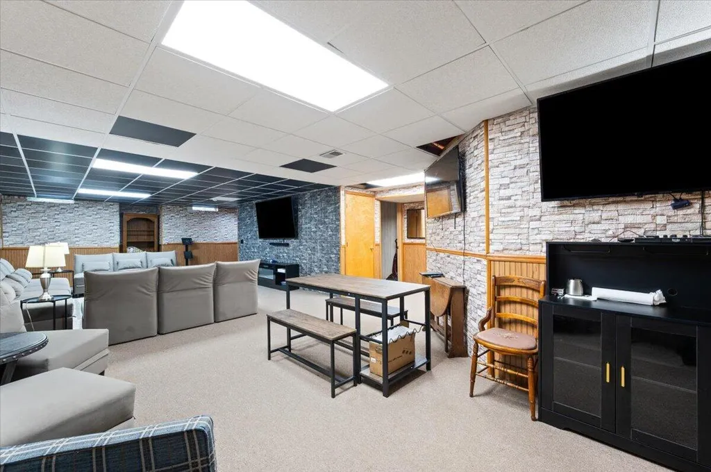 213 Edington Circle Canton Charter Township MI 48187