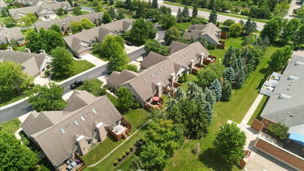 213 Edington Circle Canton Charter Township MI 48187