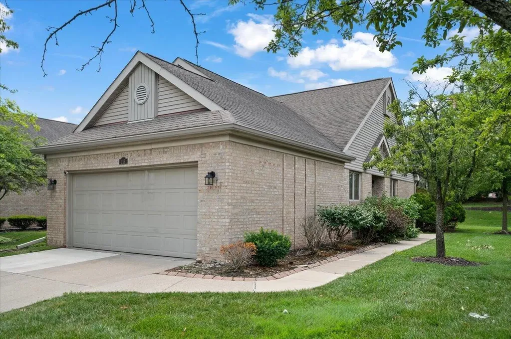 213 Edington Circle Canton Charter Township MI 48187