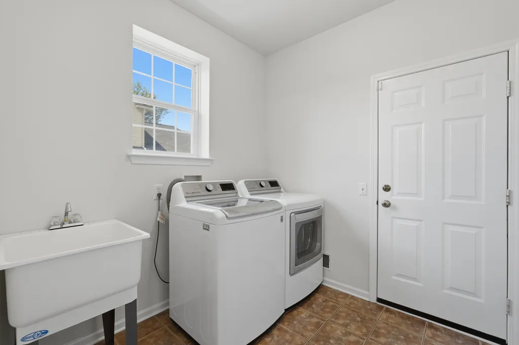 8319 Blue Jay Drive Ypsilanti Charter Township MI 48197