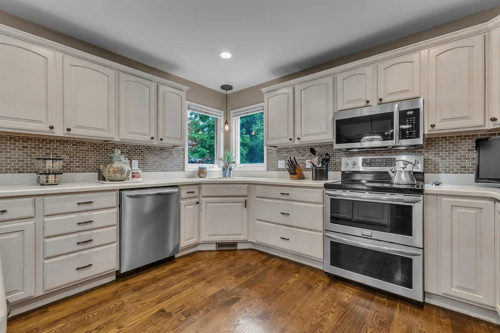 24491 Forest Drive Lyon Charter Township MI 48178