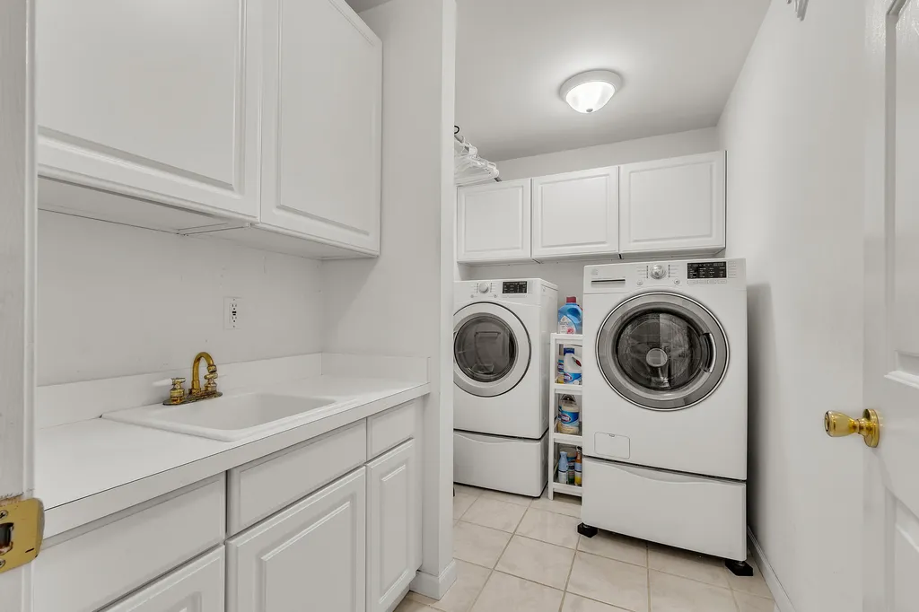 24491 Forest Drive Lyon Charter Township MI 48178
