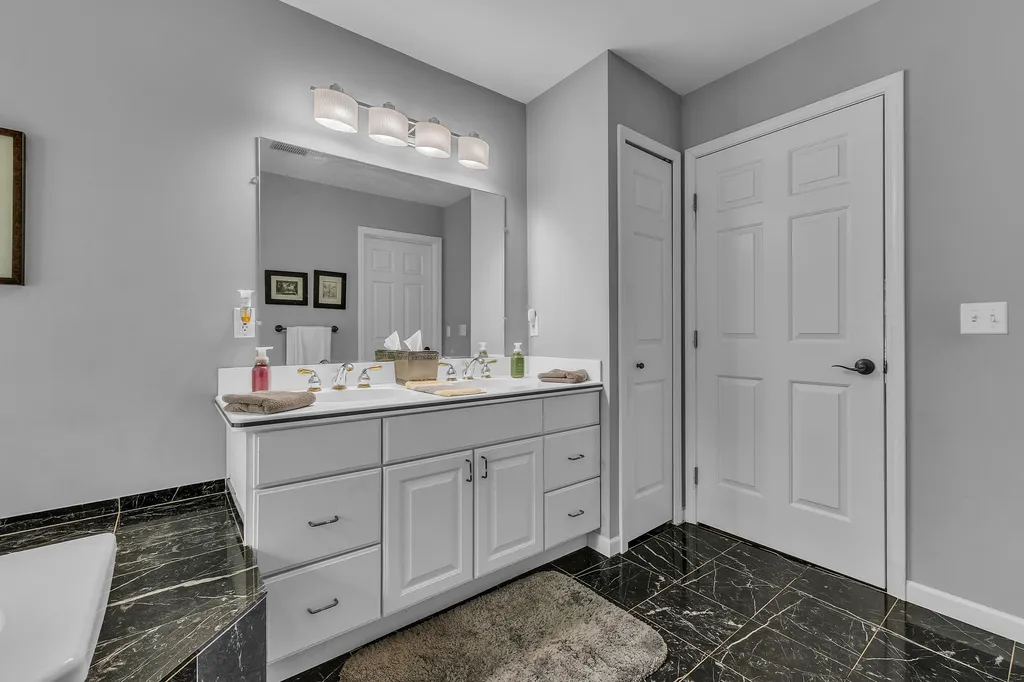 24491 Forest Drive Lyon Charter Township MI 48178