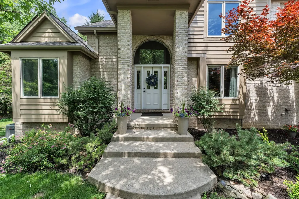 24491 Forest Drive Lyon Charter Township MI 48178
