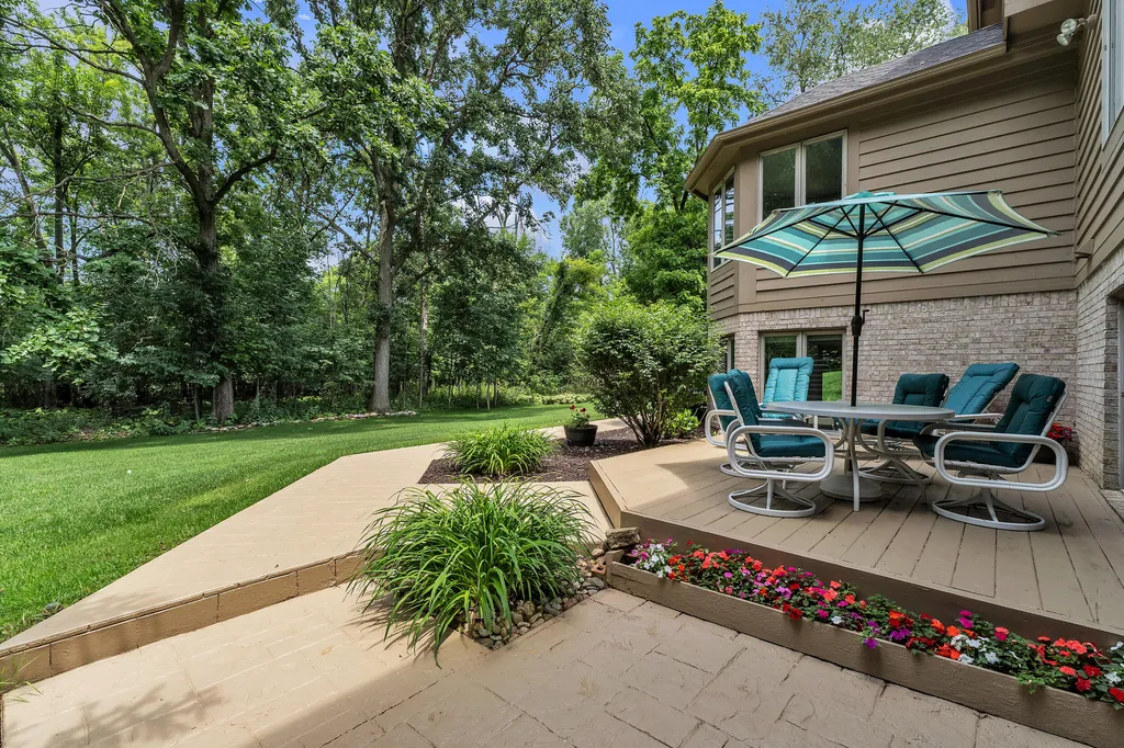 24491 Forest Drive Lyon Charter Township MI 48178