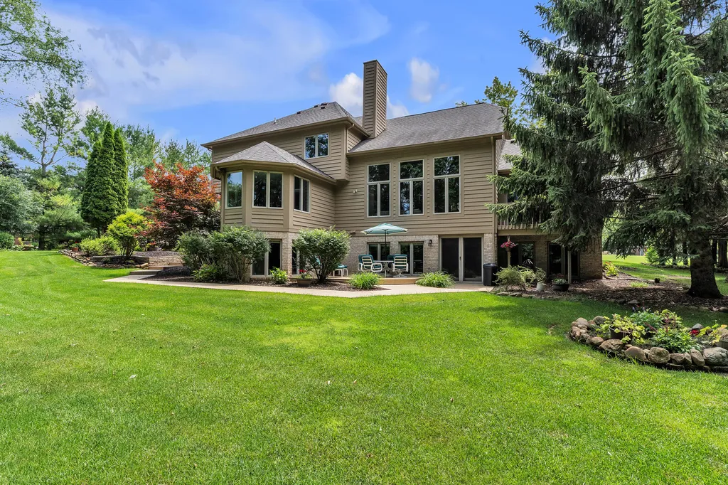24491 Forest Drive Lyon Charter Township MI 48178