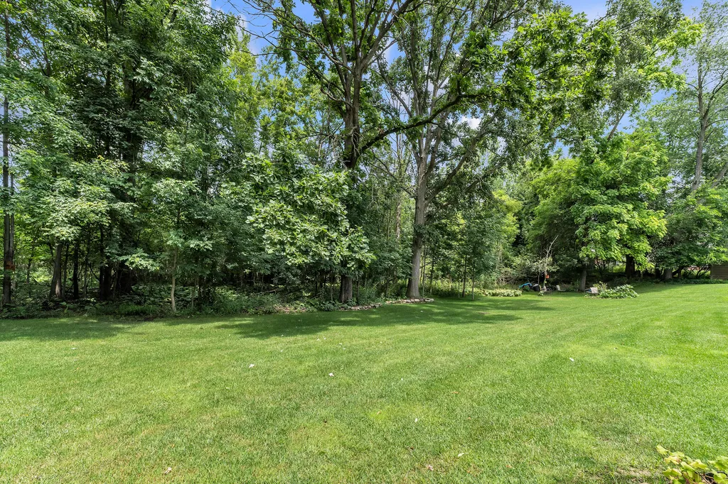 24491 Forest Drive Lyon Charter Township MI 48178