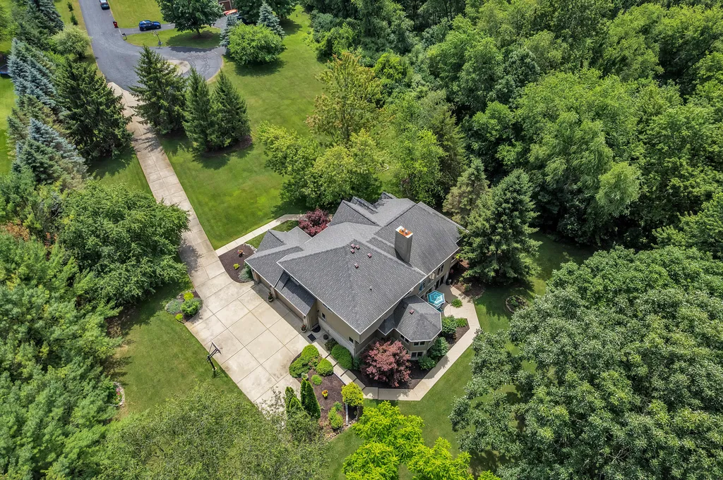 24491 Forest Drive Lyon Charter Township MI 48178