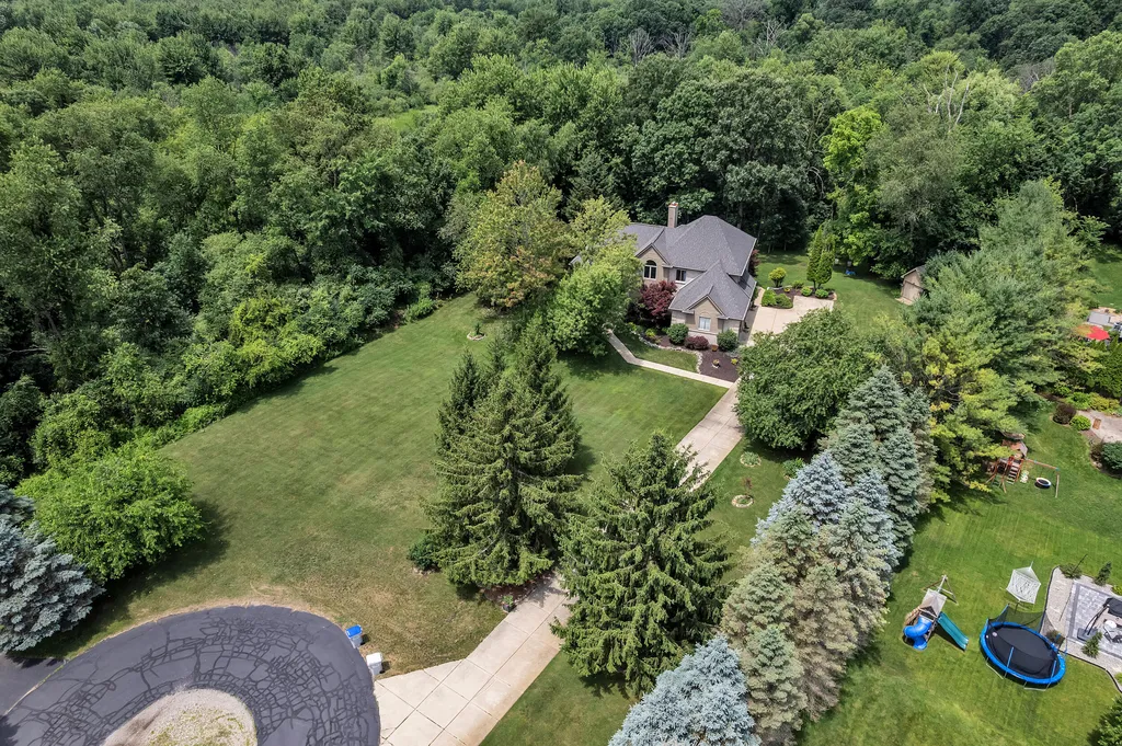 24491 Forest Drive Lyon Charter Township MI 48178