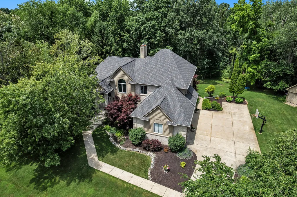 24491 Forest Drive Lyon Charter Township MI 48178