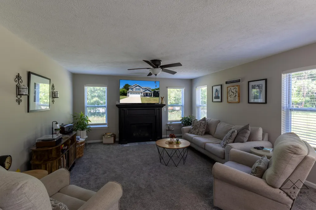 415 Edgewood Pass Fenton City MI 48430