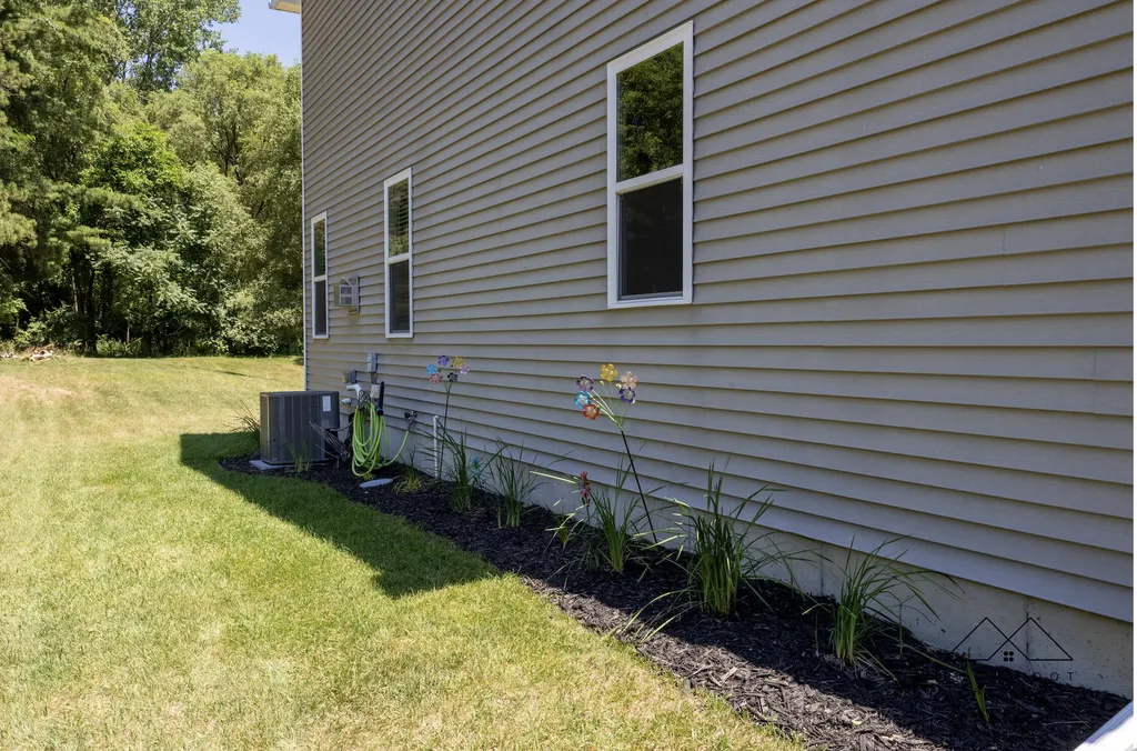 415 Edgewood Pass Fenton City MI 48430