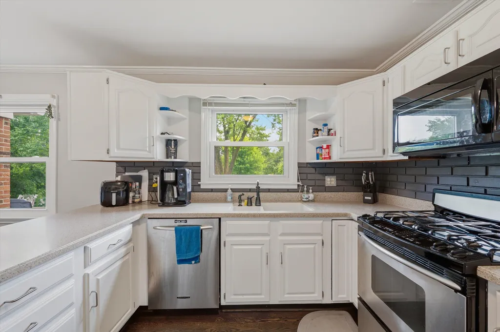 3919 Orchard View Rochester Hills City MI 48307