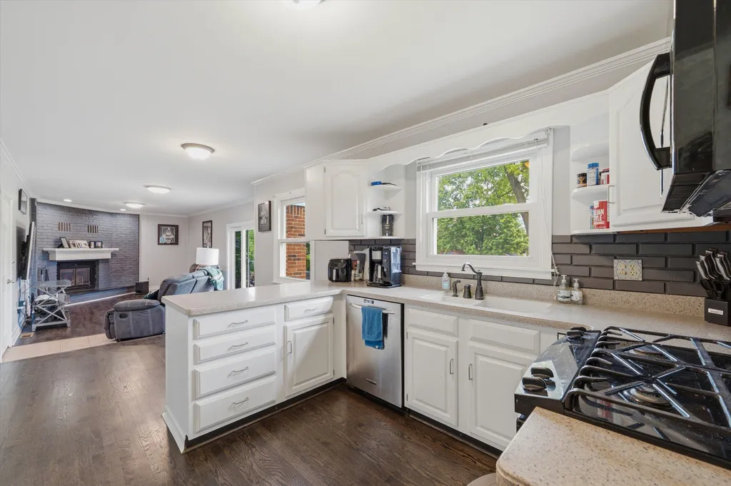 3919 Orchard View Rochester Hills City MI 48307