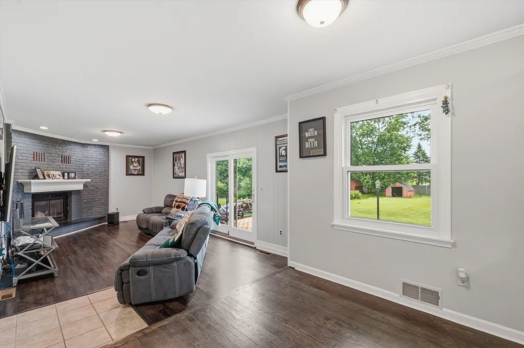 3919 Orchard View Rochester Hills City MI 48307