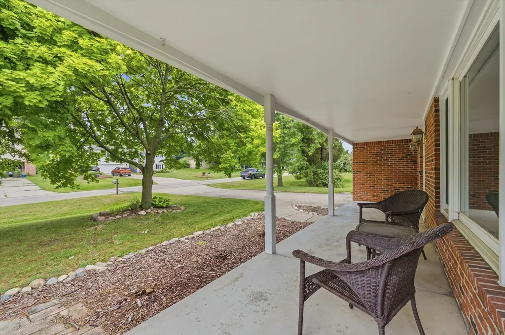 3919 Orchard View Rochester Hills City MI 48307