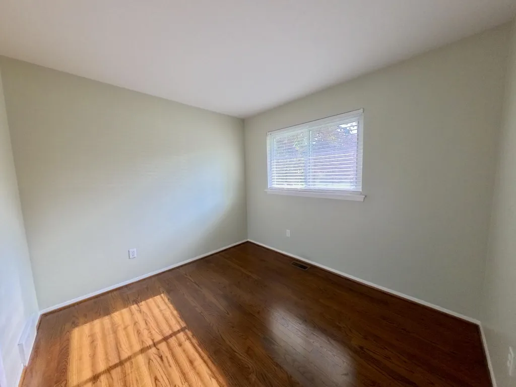 23270 Meadowlark Street Oak Park City MI 48237