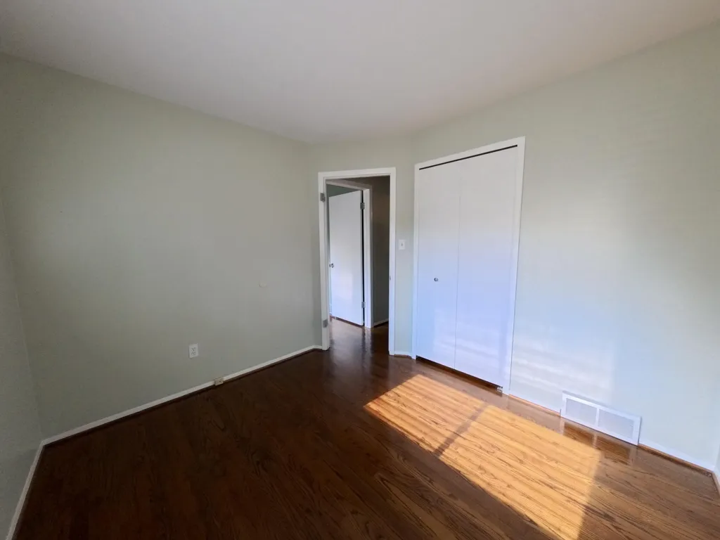 23270 Meadowlark Street Oak Park City MI 48237