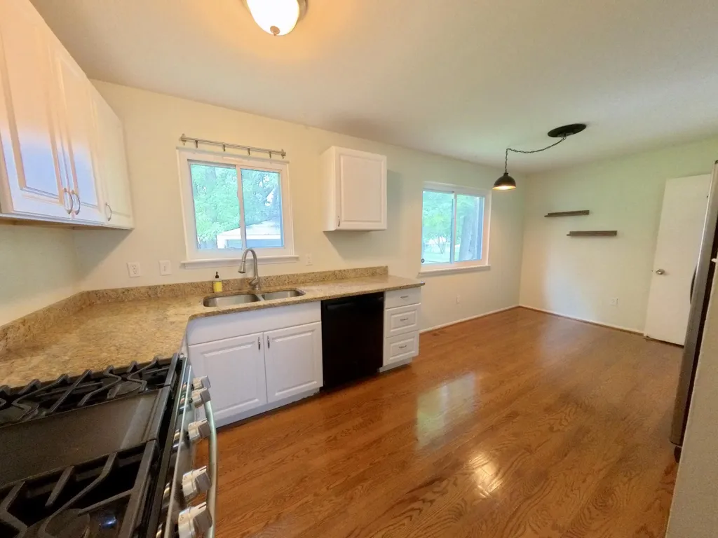 23270 Meadowlark Street Oak Park City MI 48237