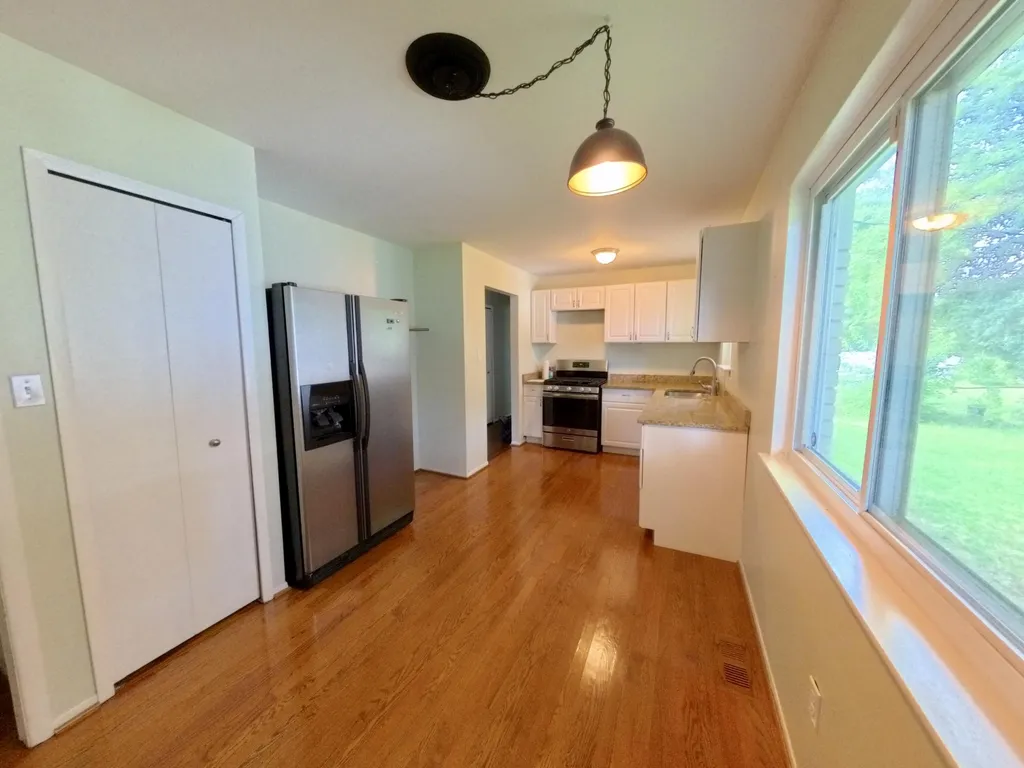 23270 Meadowlark Street Oak Park City MI 48237