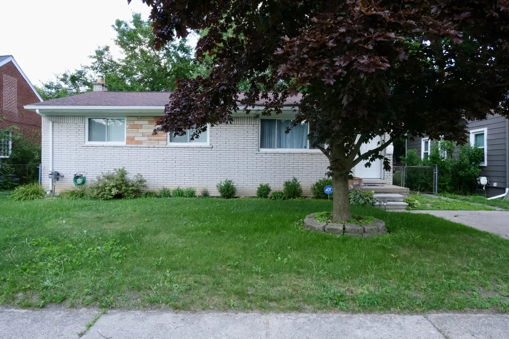 23270 Meadowlark Street Oak Park City MI 48237