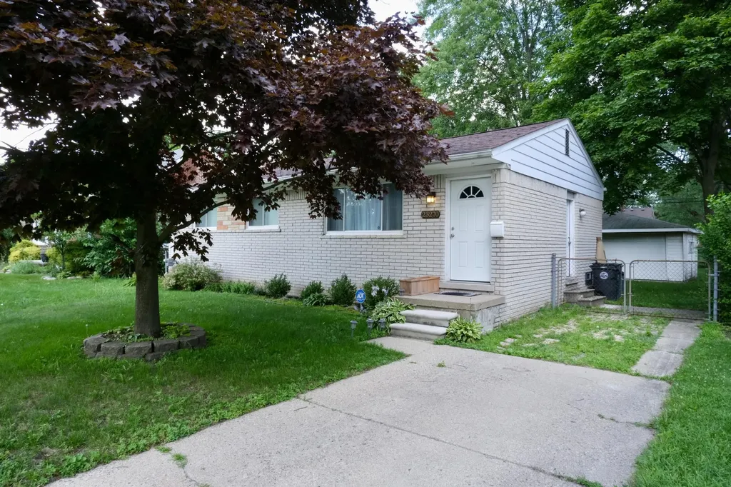 23270 Meadowlark Street Oak Park City MI 48237