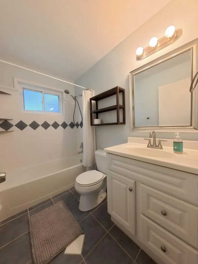 23270 Meadowlark Street Oak Park City MI 48237