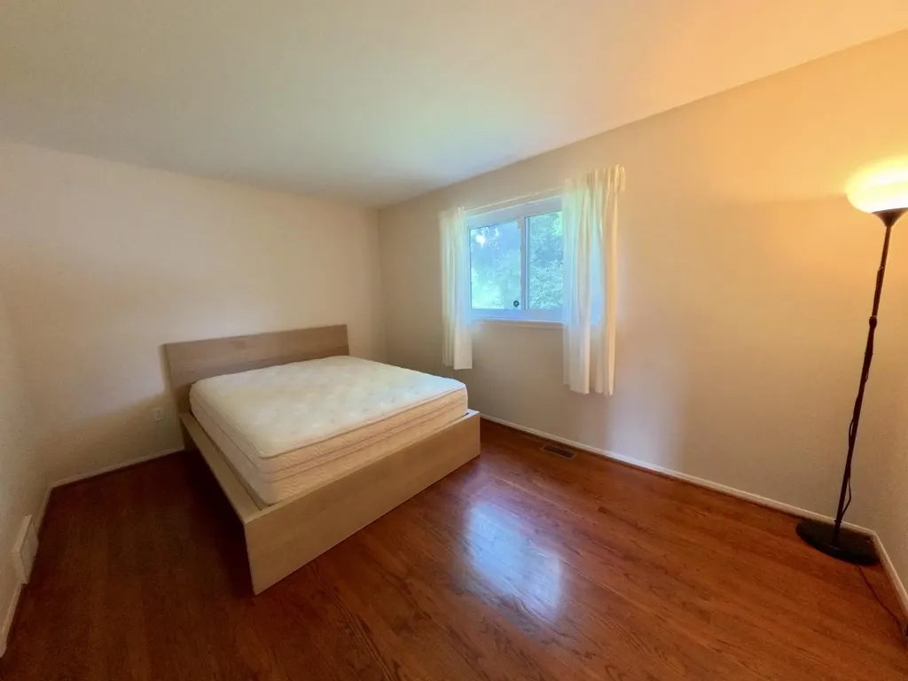 23270 Meadowlark Street Oak Park City MI 48237