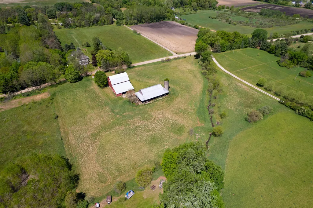 15610 Arnold Road Unadilla Township MI 48137