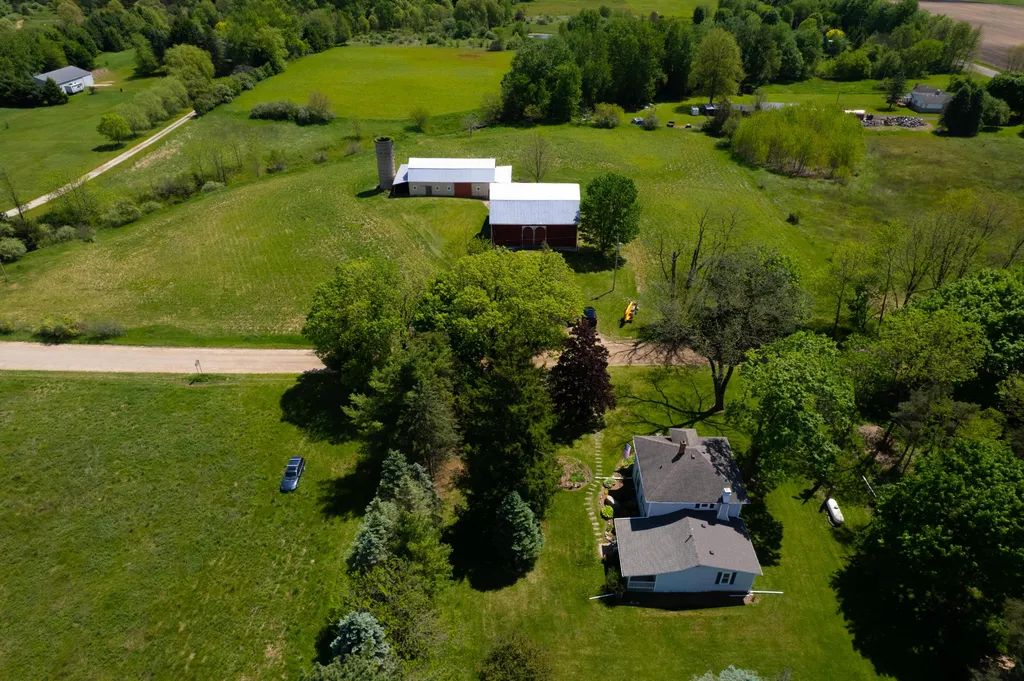 15610 Arnold Road Unadilla Township MI 48137