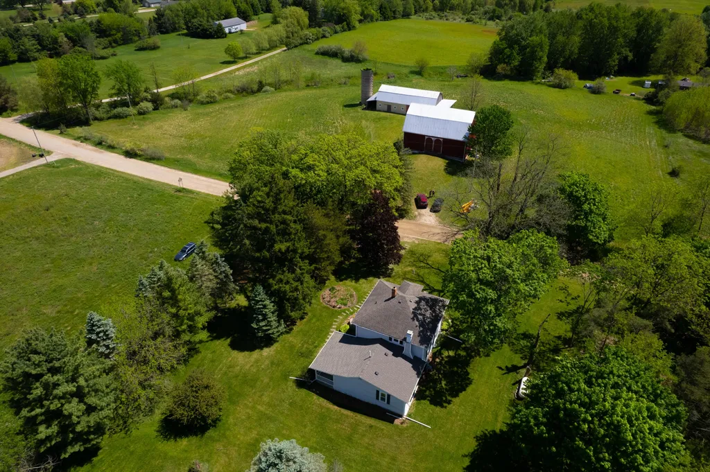 15610 Arnold Road Unadilla Township MI 48137