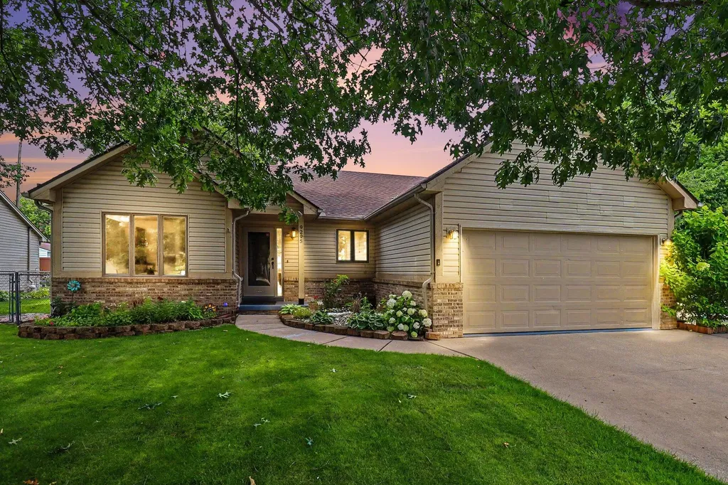 9295 Stonehouse Avenue Livonia City MI 48150