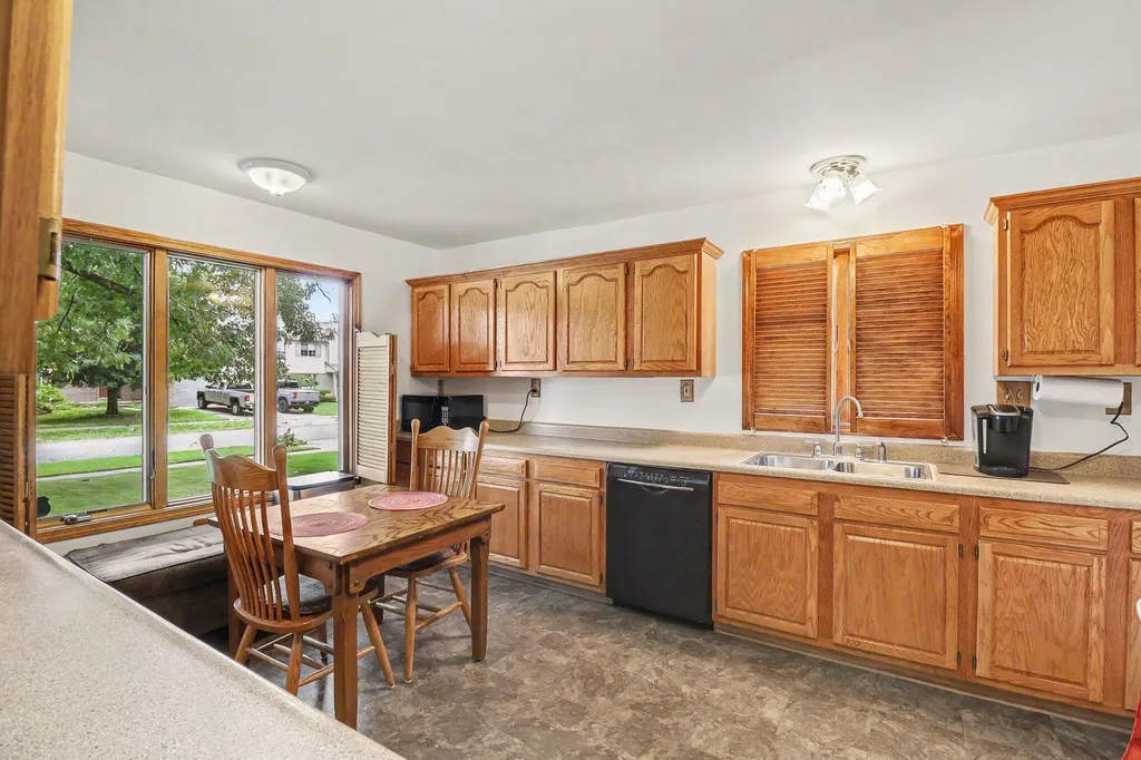 9295 Stonehouse Avenue Livonia City MI 48150