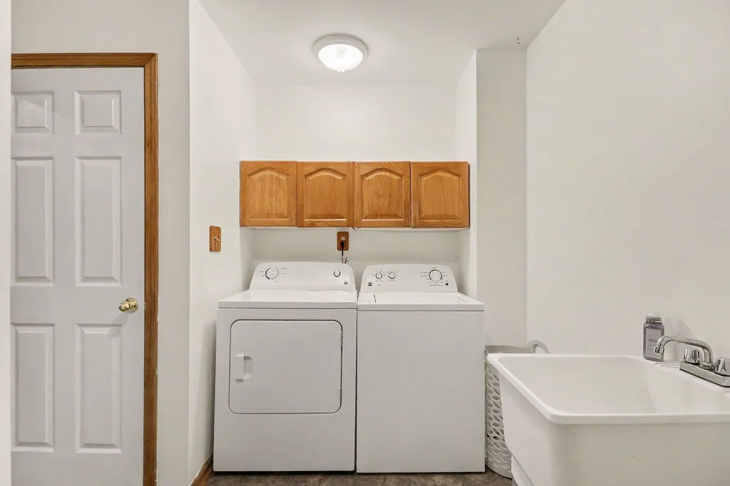 9295 Stonehouse Avenue Livonia City MI 48150
